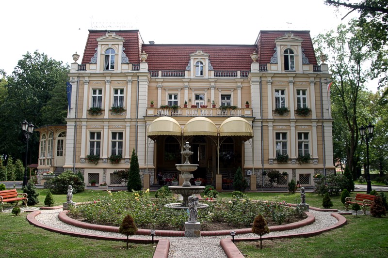 Pałac Niewodniki, gm.Dobrzeń Wielki, woj. Opolskie